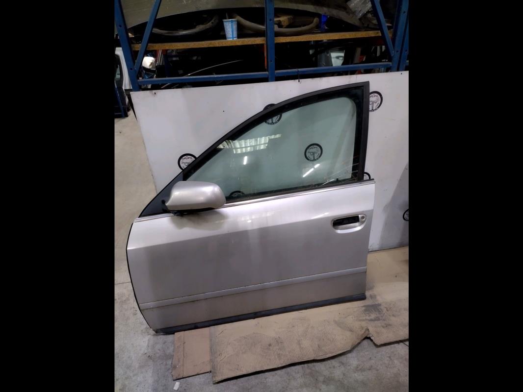 Porte avant gauche