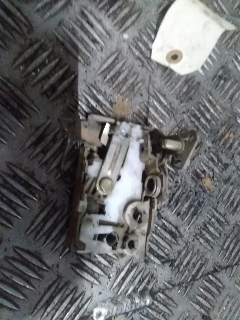 Serrure avant droit