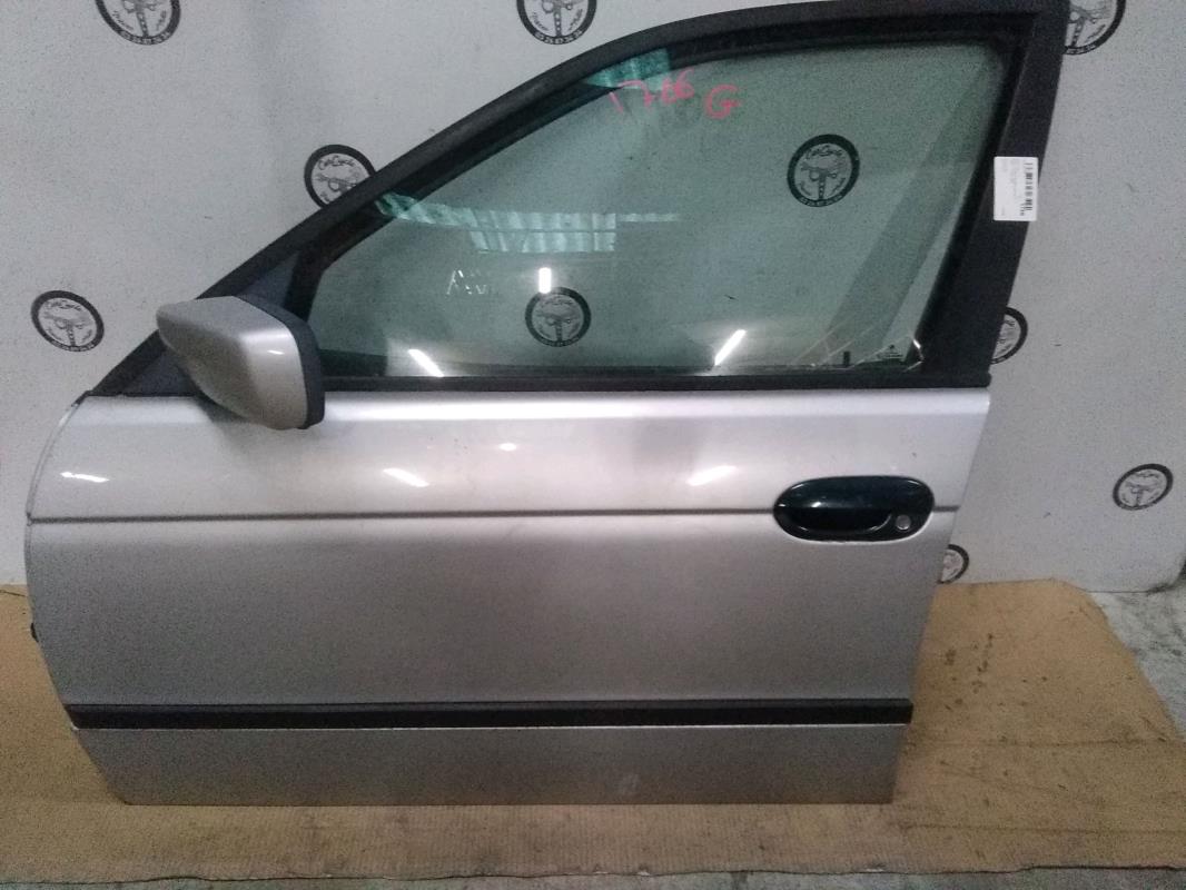 Porte avant gauche