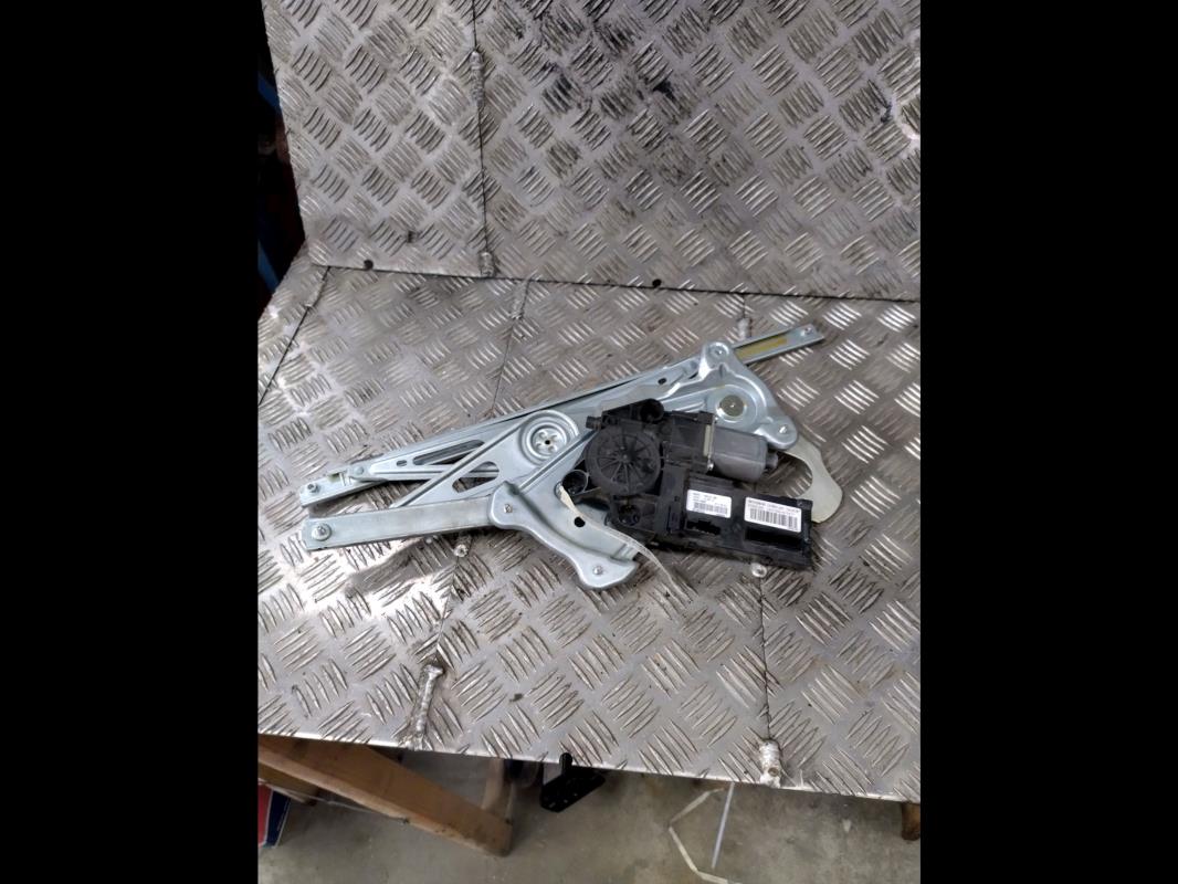 Leve vitre electrique avant gauche
