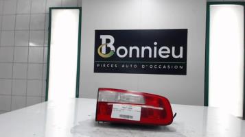 Feu arriere secondaire gauche (feux)
