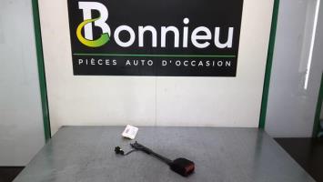 Attache ceinture avant gauche