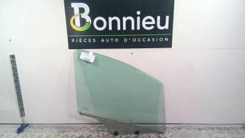 Vitre avant droit