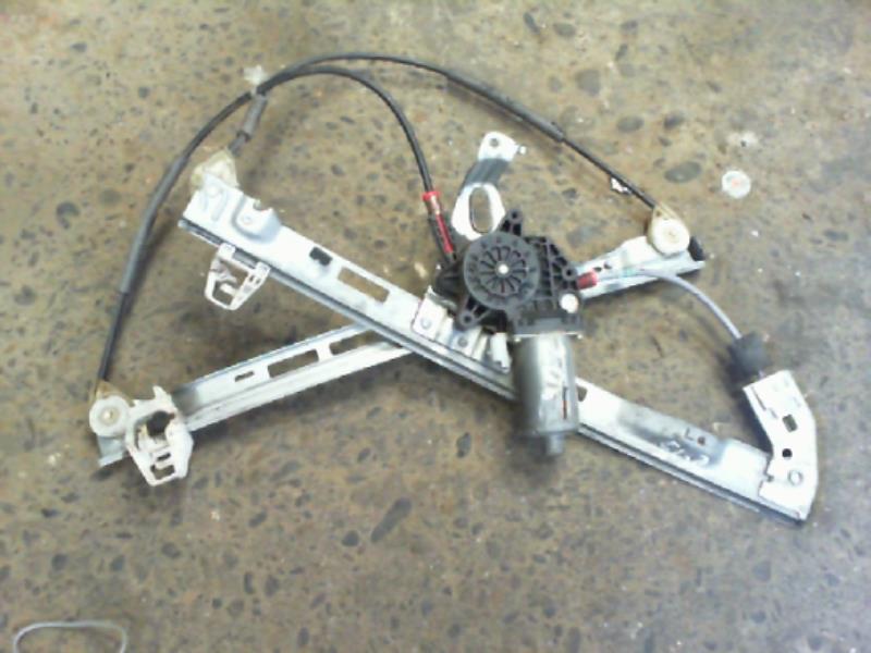 Leve vitre electrique avant droit