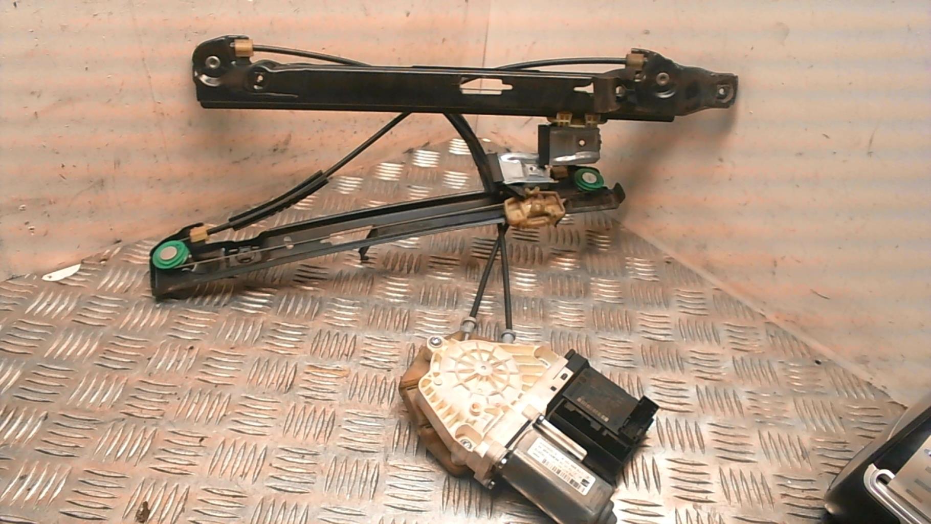 Leve vitre electrique avant gauche