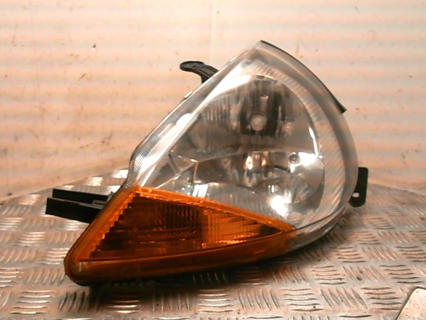 Gruppo ottico anteriore principale sinistro (luci)(faro)