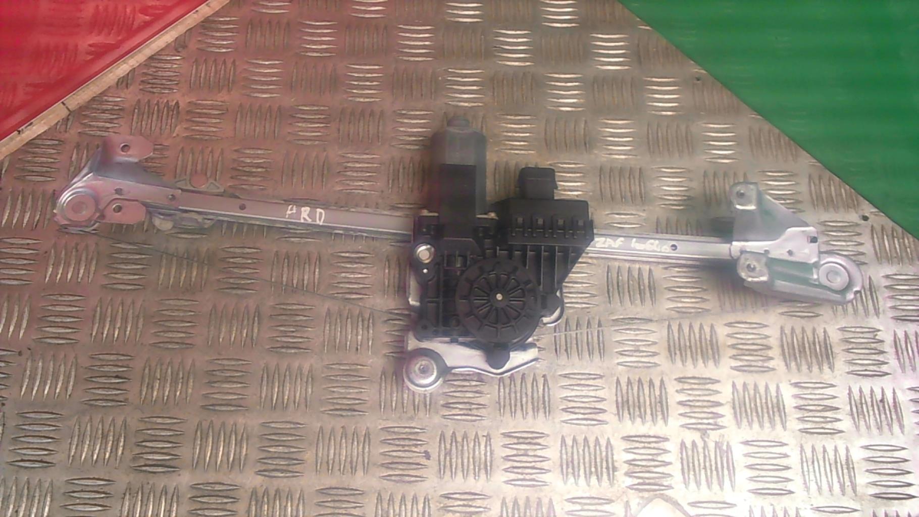 Alzacristalli elettrico posteriore destro