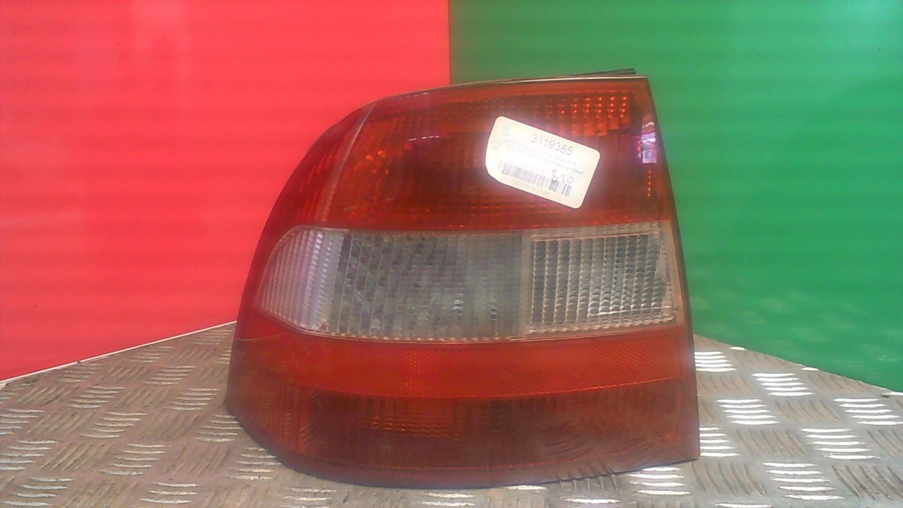 Fanale posteriore principale sinistro (luci)