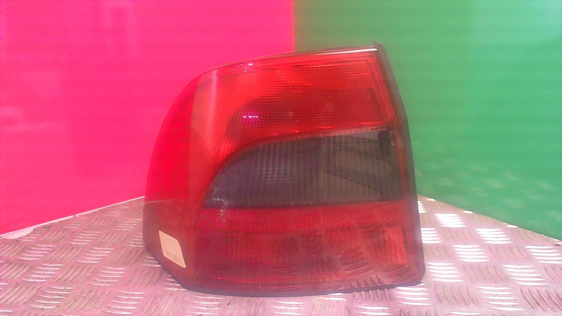 Fanale posteriore principale sinistro (luci)