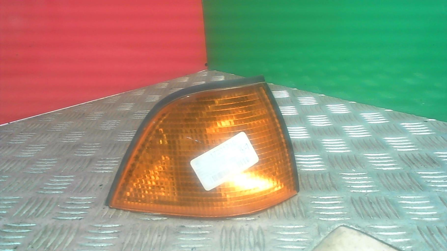 Gruppo ottico anteriore secondario destro (luci)(freccia)