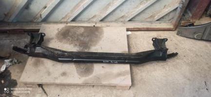 Renfort pare choc avant (traverse)