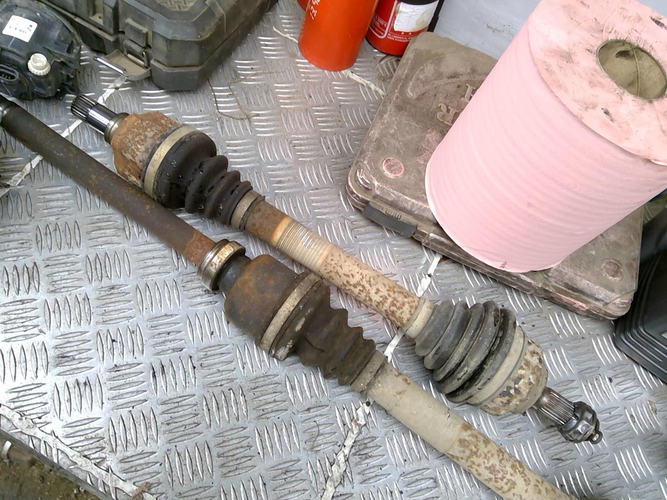Cardan gauche (transmission)