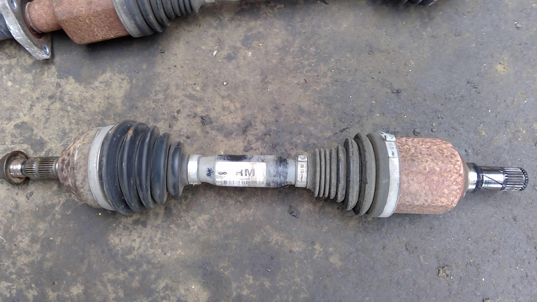 Cardan gauche (transmission)