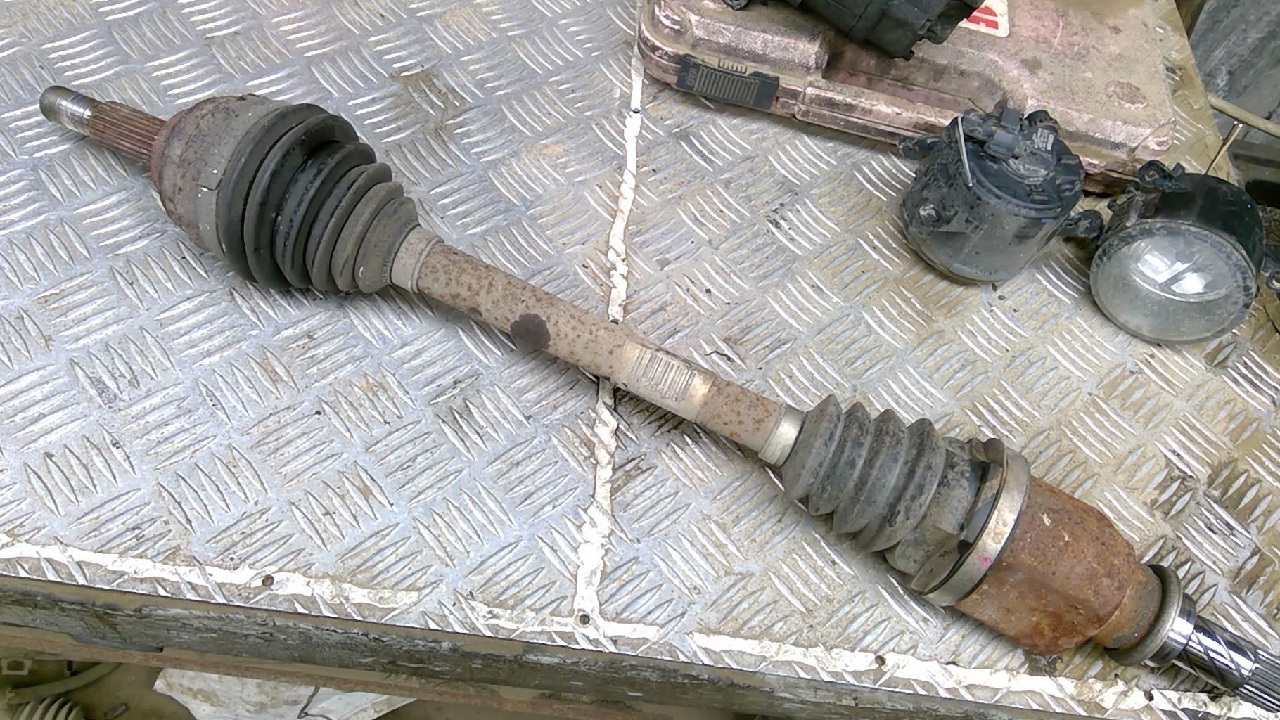 Cardan gauche (transmission)