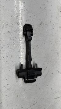 Tirant de porte avant droit