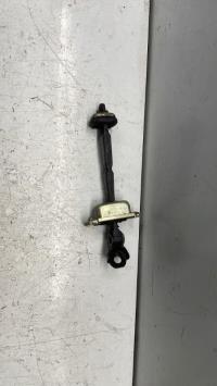 Tirant de porte avant droit