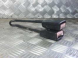 Attache ceinture avant gauche