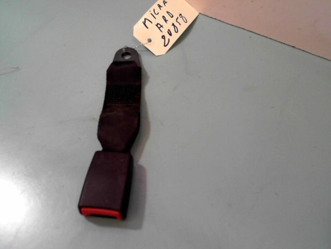 Attache ceinture arriere droit
