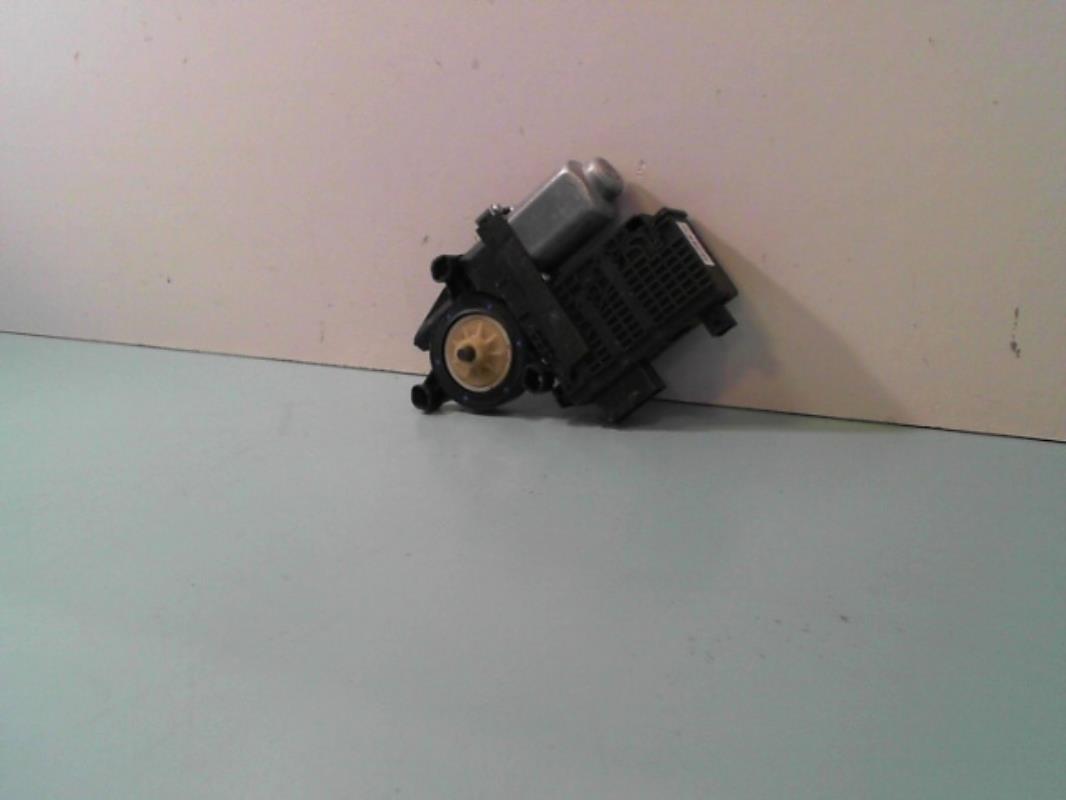 Moteur leve vitre avant gauche
