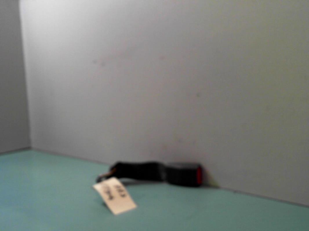 Attache ceinture arriere droit