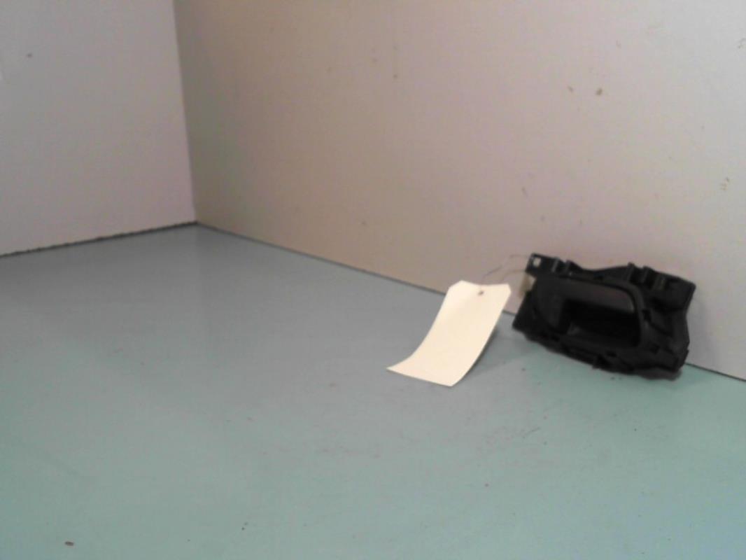 Poignee interieur avant droit