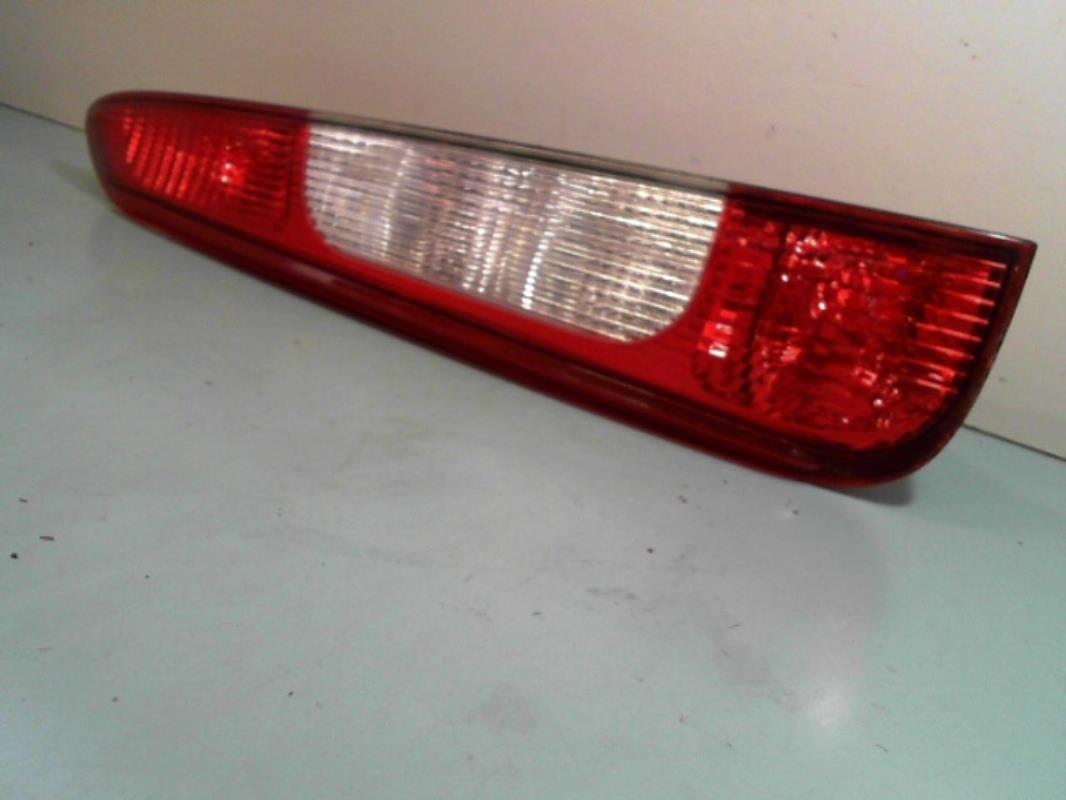 Fanale posteriore principale sinistro (luci)