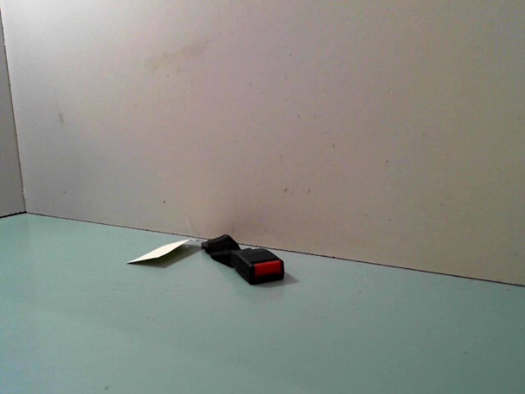 Attache ceinture arriere droit