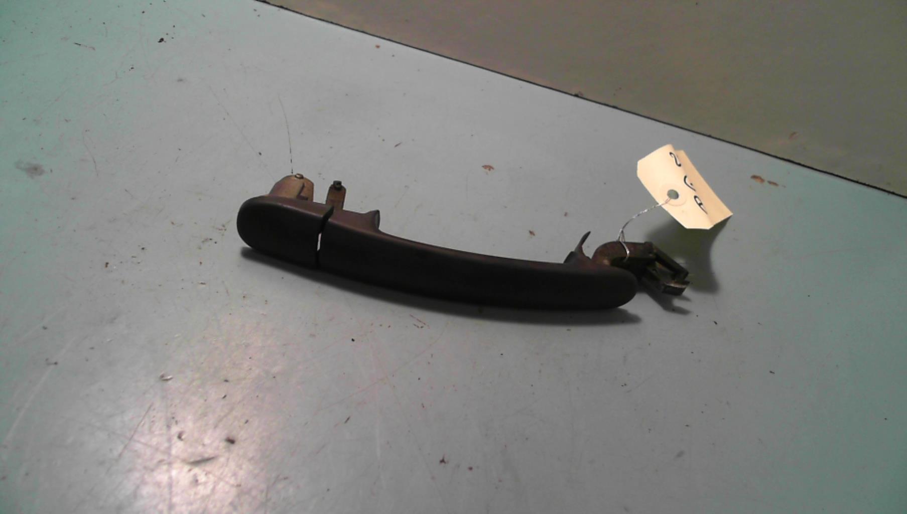 Poignee porte avant gauche
