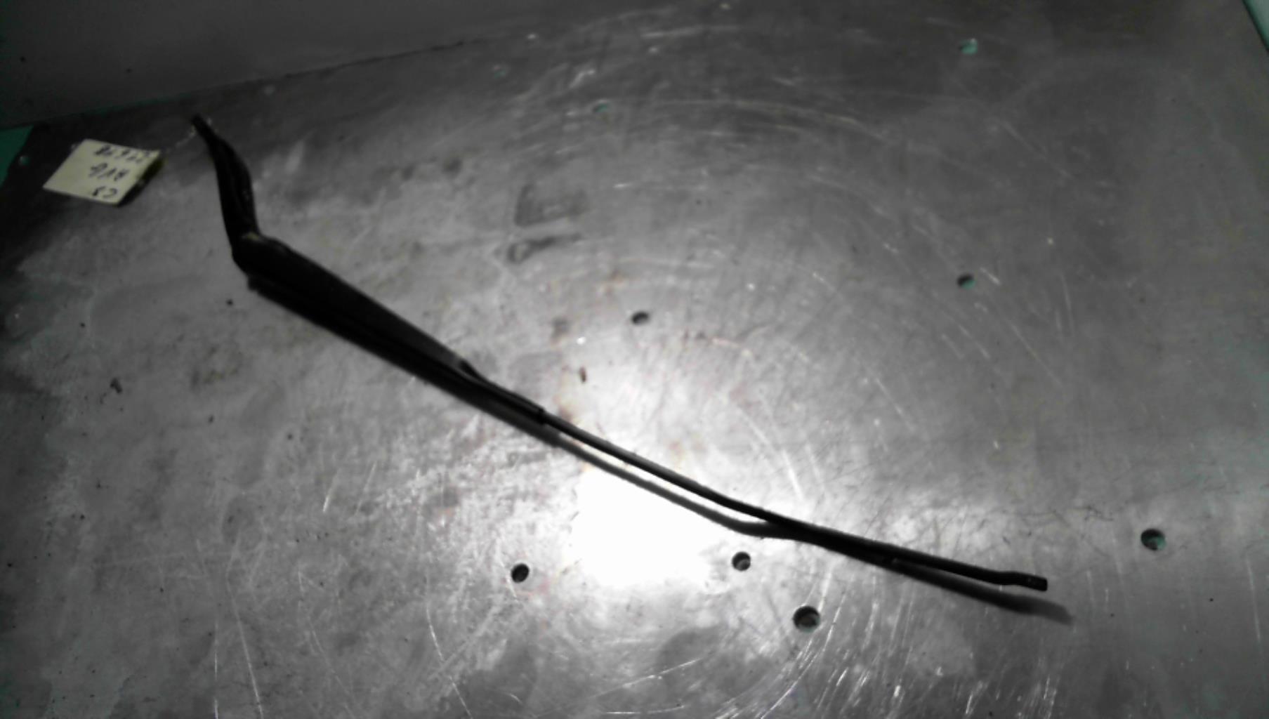 Bras essuie glace avant gauche