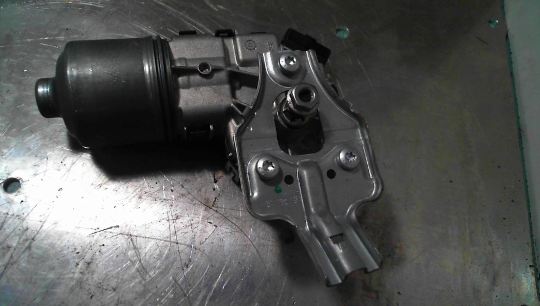 Moteur essuie glace avant