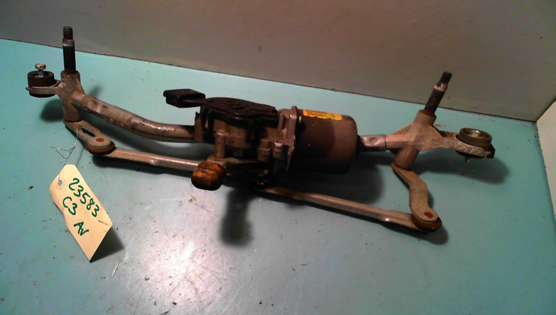 Moteur essuie glace avant