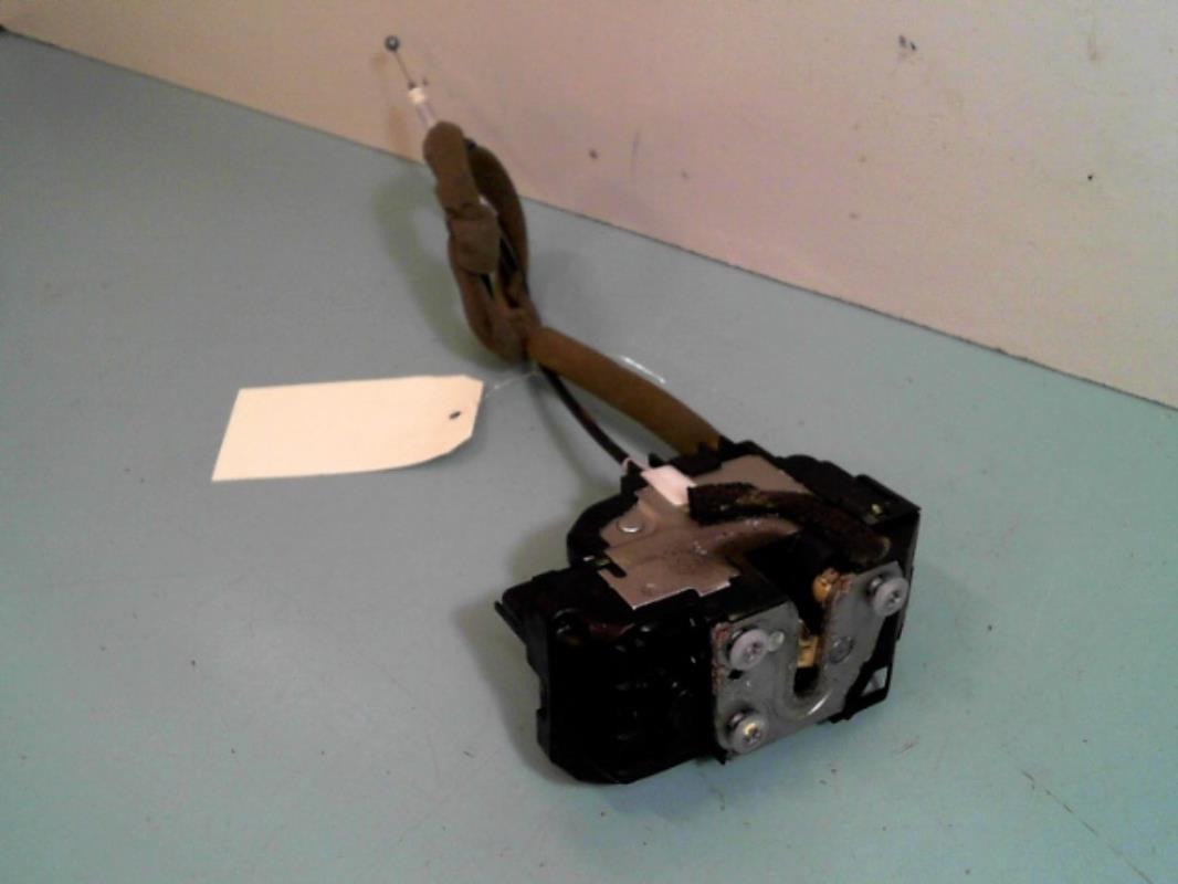 Cerradura delantera derecha