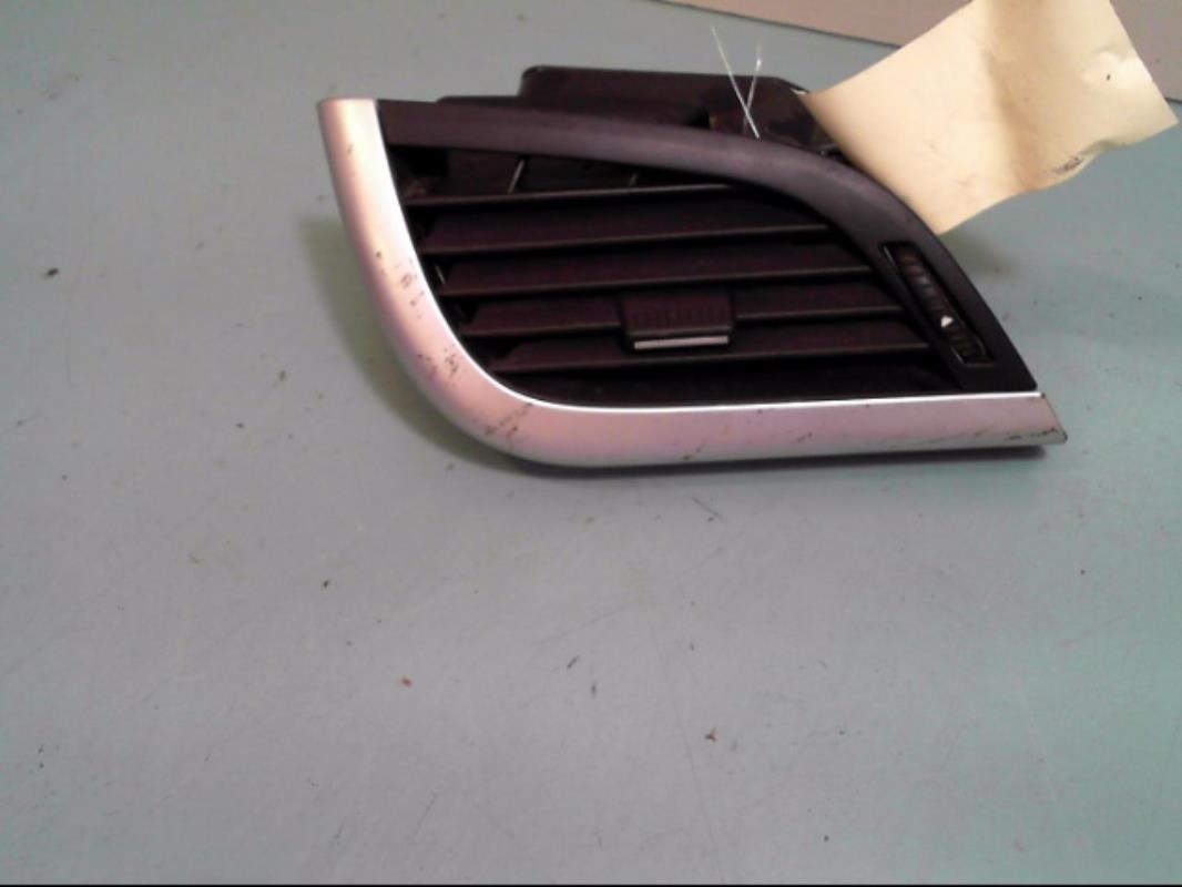 Aerateur tableau de bord avant gauche