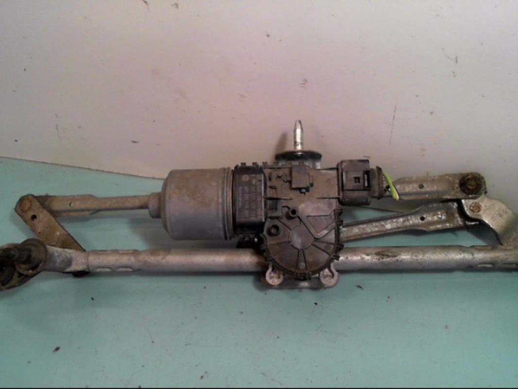 Moteur essuie glace avant