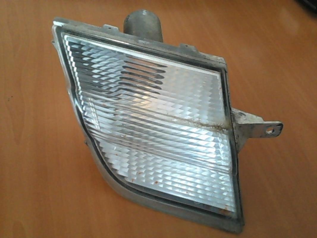 Gruppo ottico anteriore secondario destro (luci)(freccia)