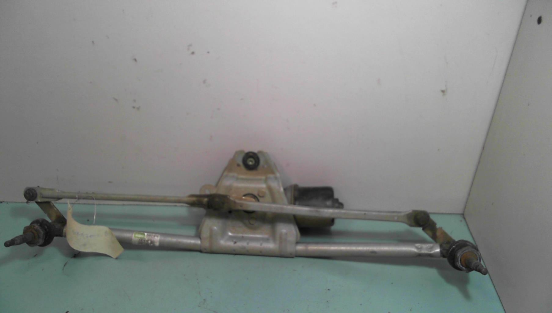 Moteur essuie glace avant
