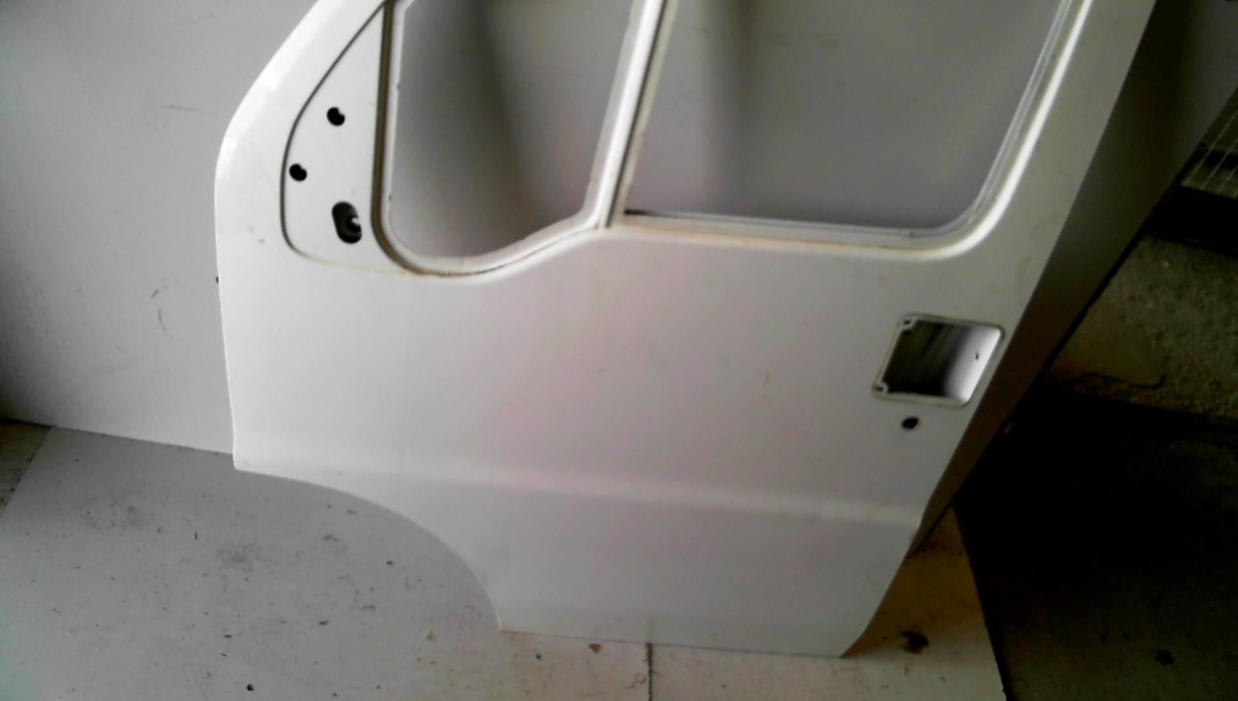 Porte avant gauche