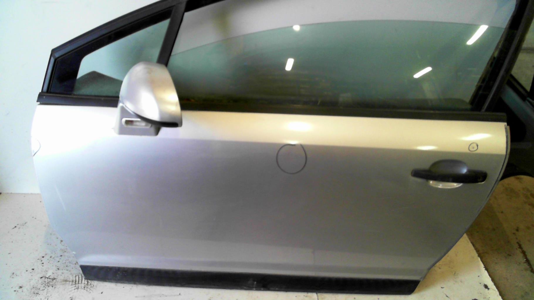 Porte avant gauche