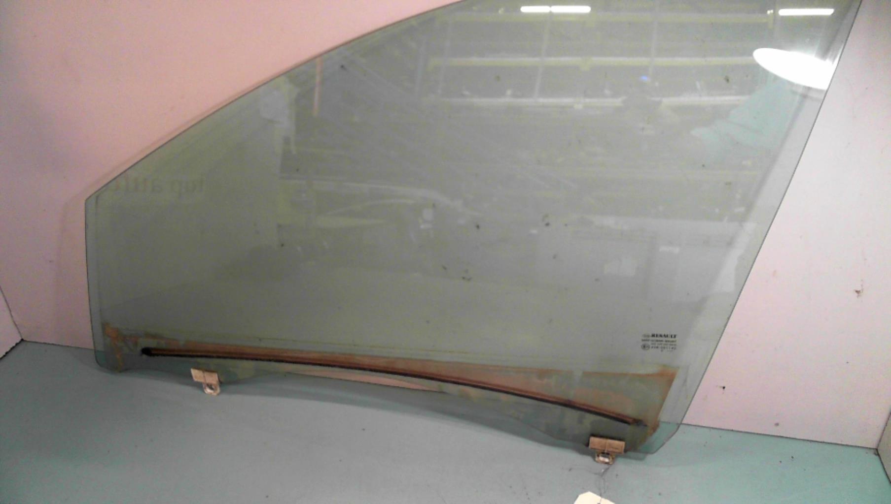 Vitre avant gauche