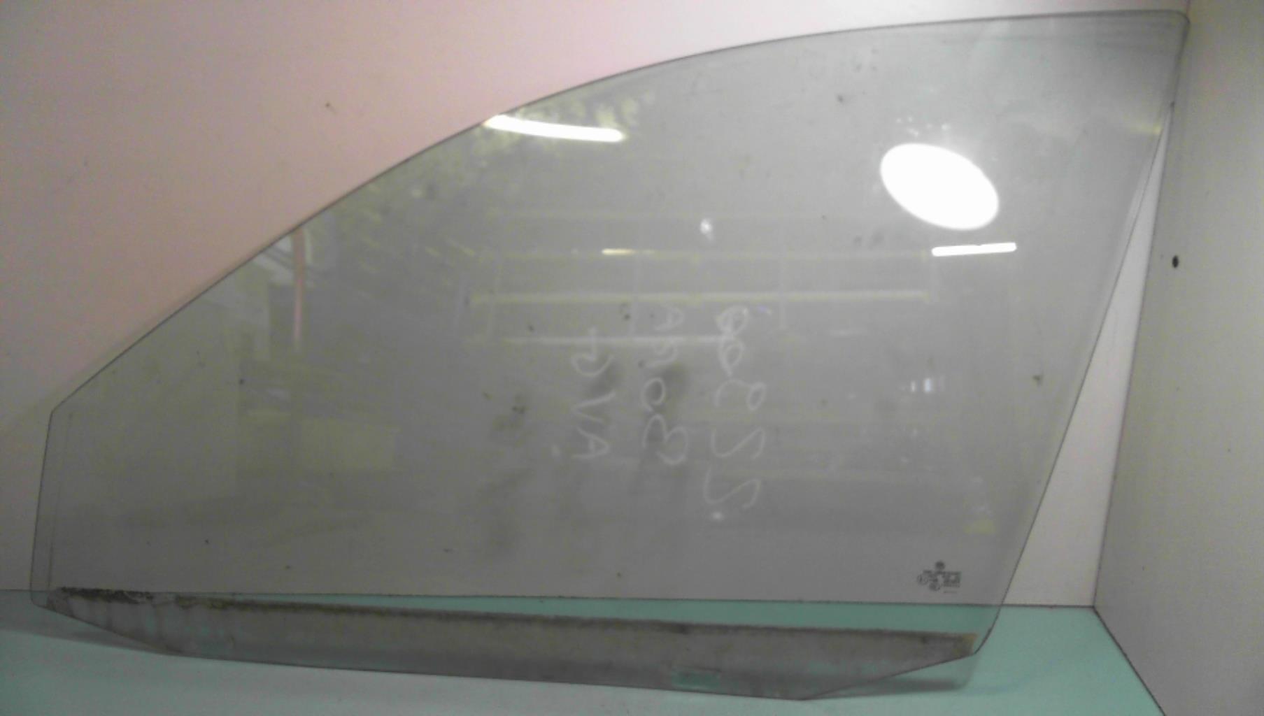 Vitre avant gauche