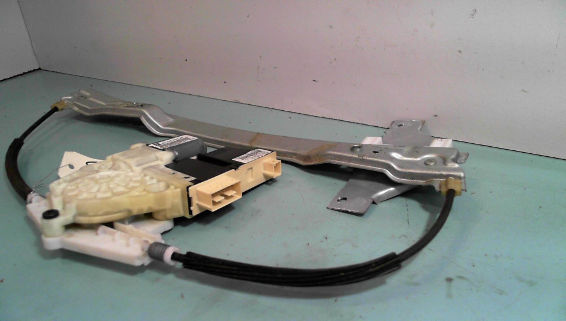 Leve vitre electrique avant droit