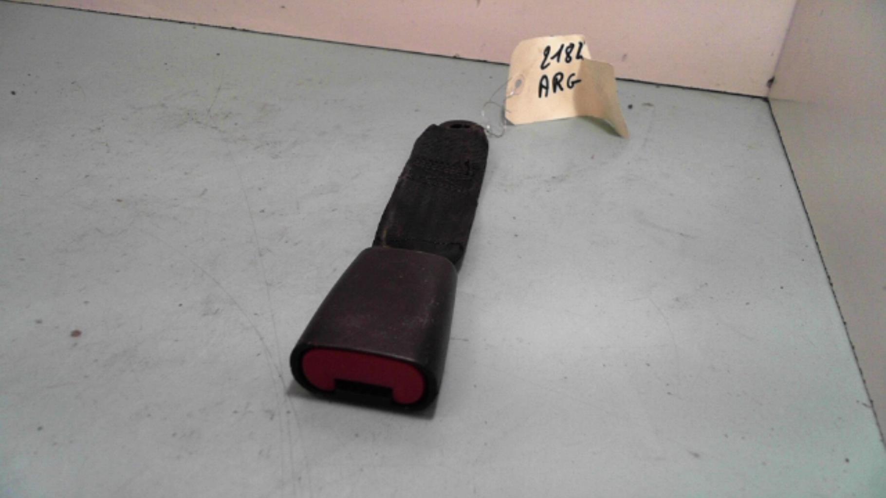 Attache ceinture arriere gauche