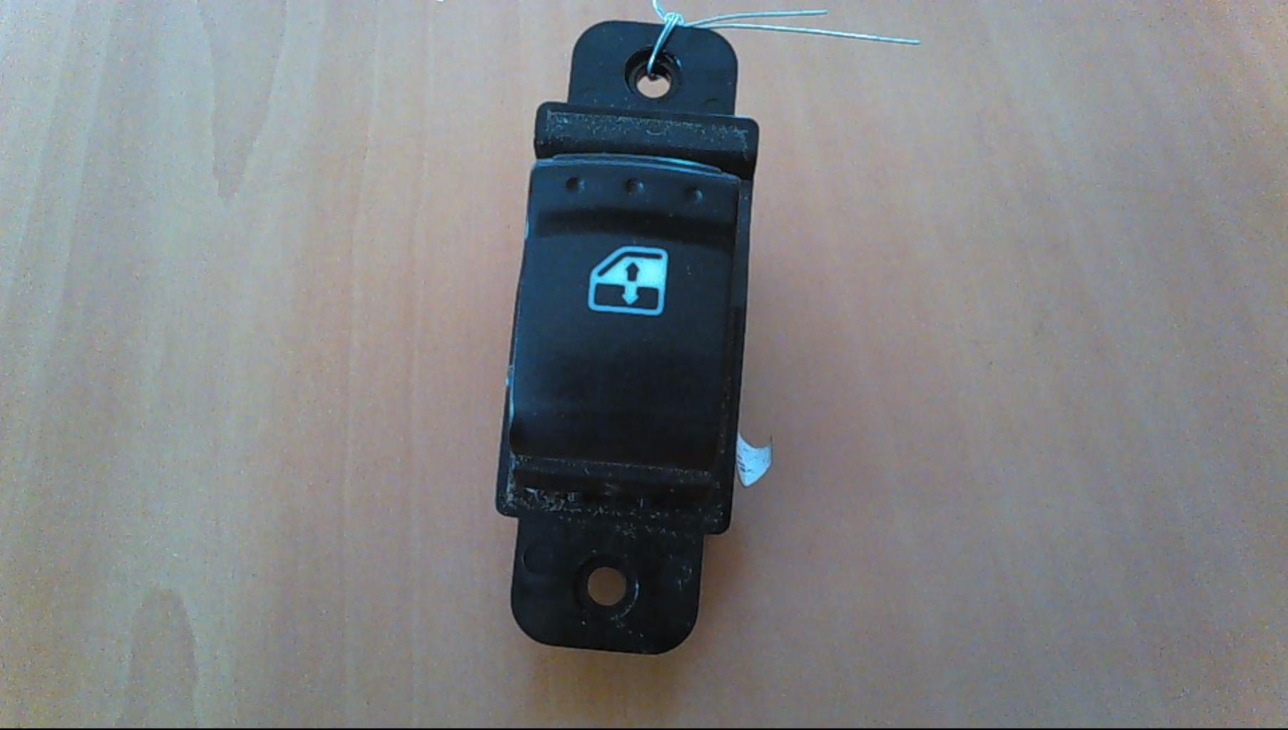 Interrupteur de leve vitre arriere droit
