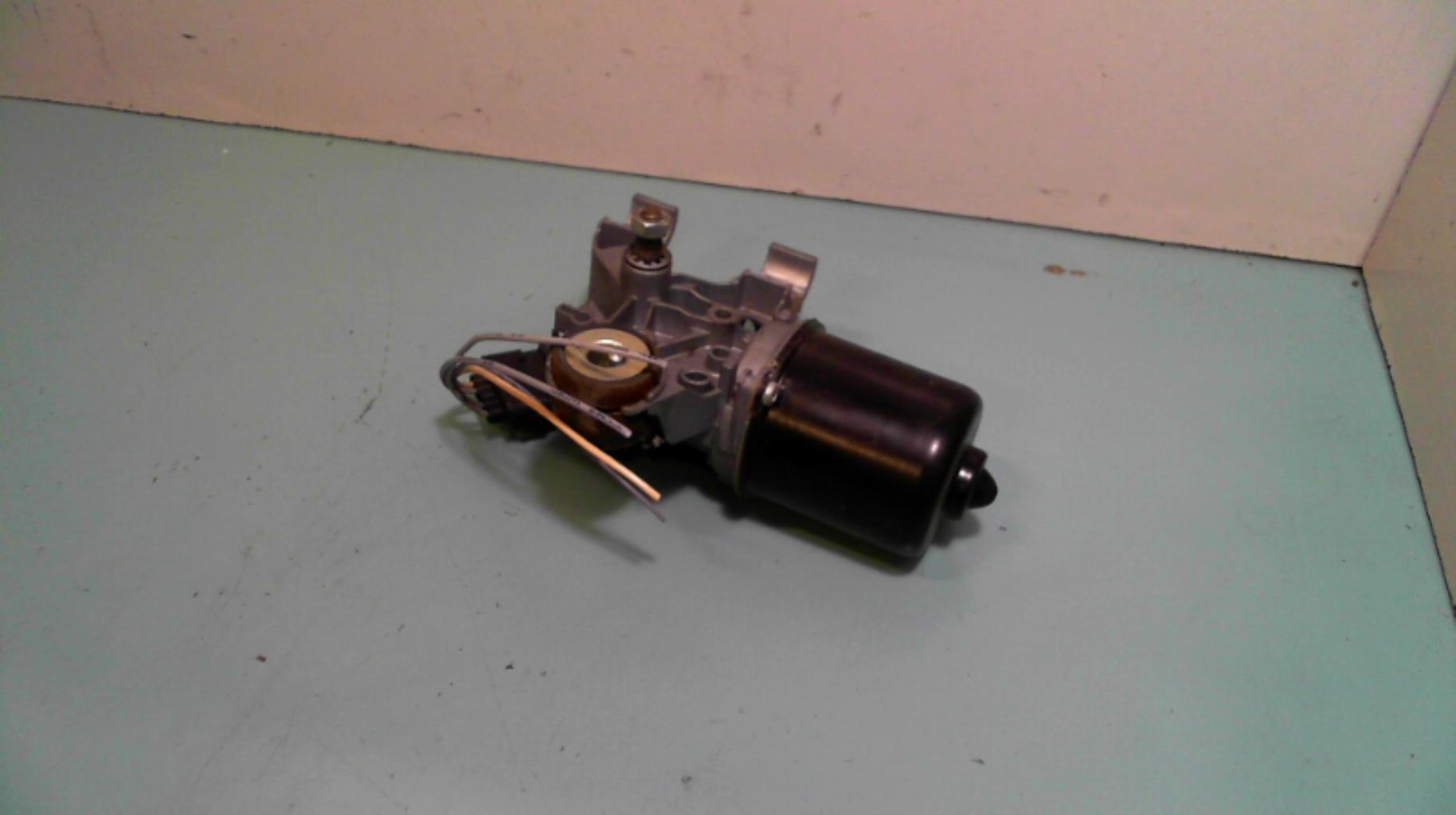 Moteur essuie glace avant