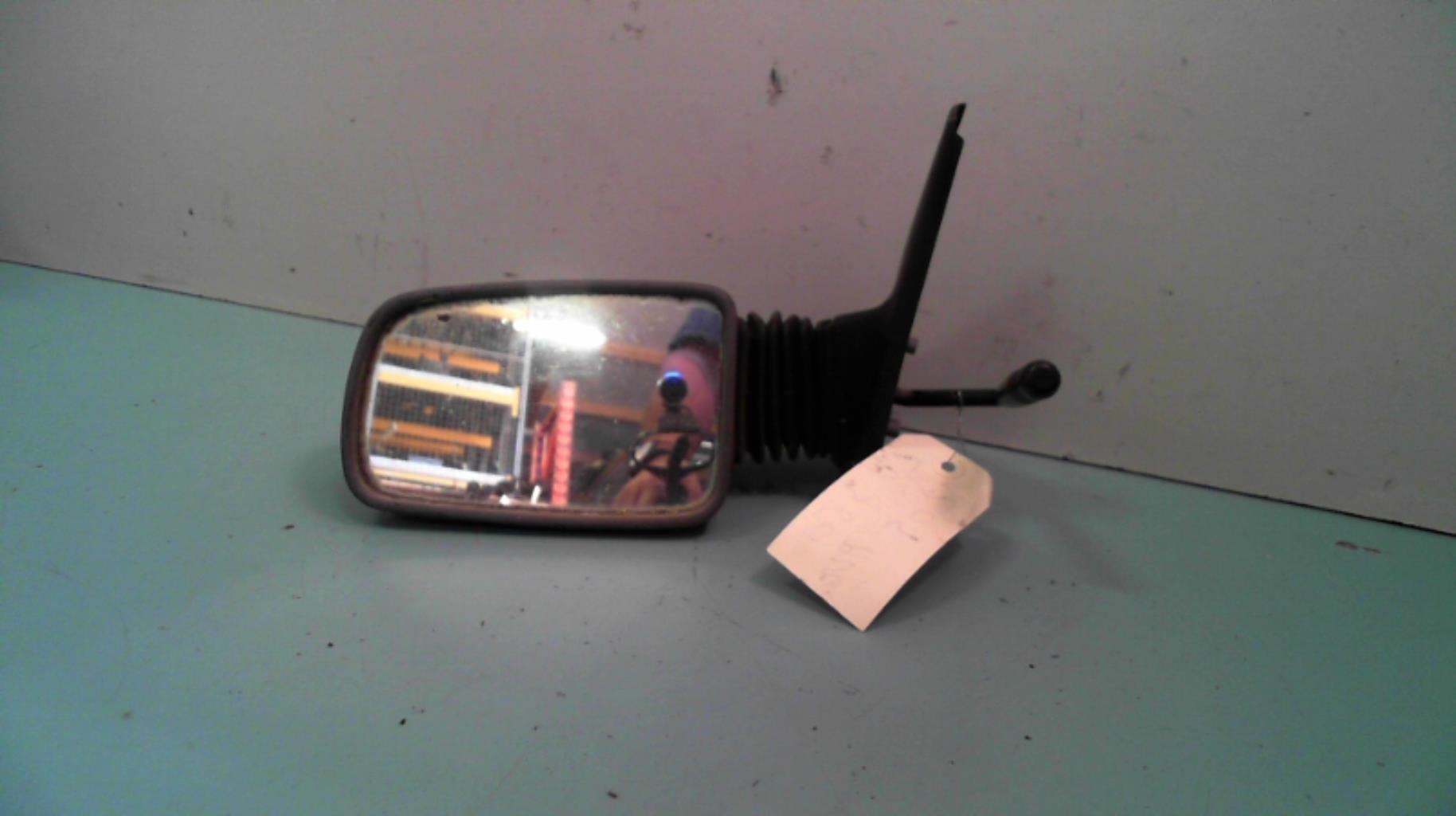 Specchietto retrovisore sinistro
