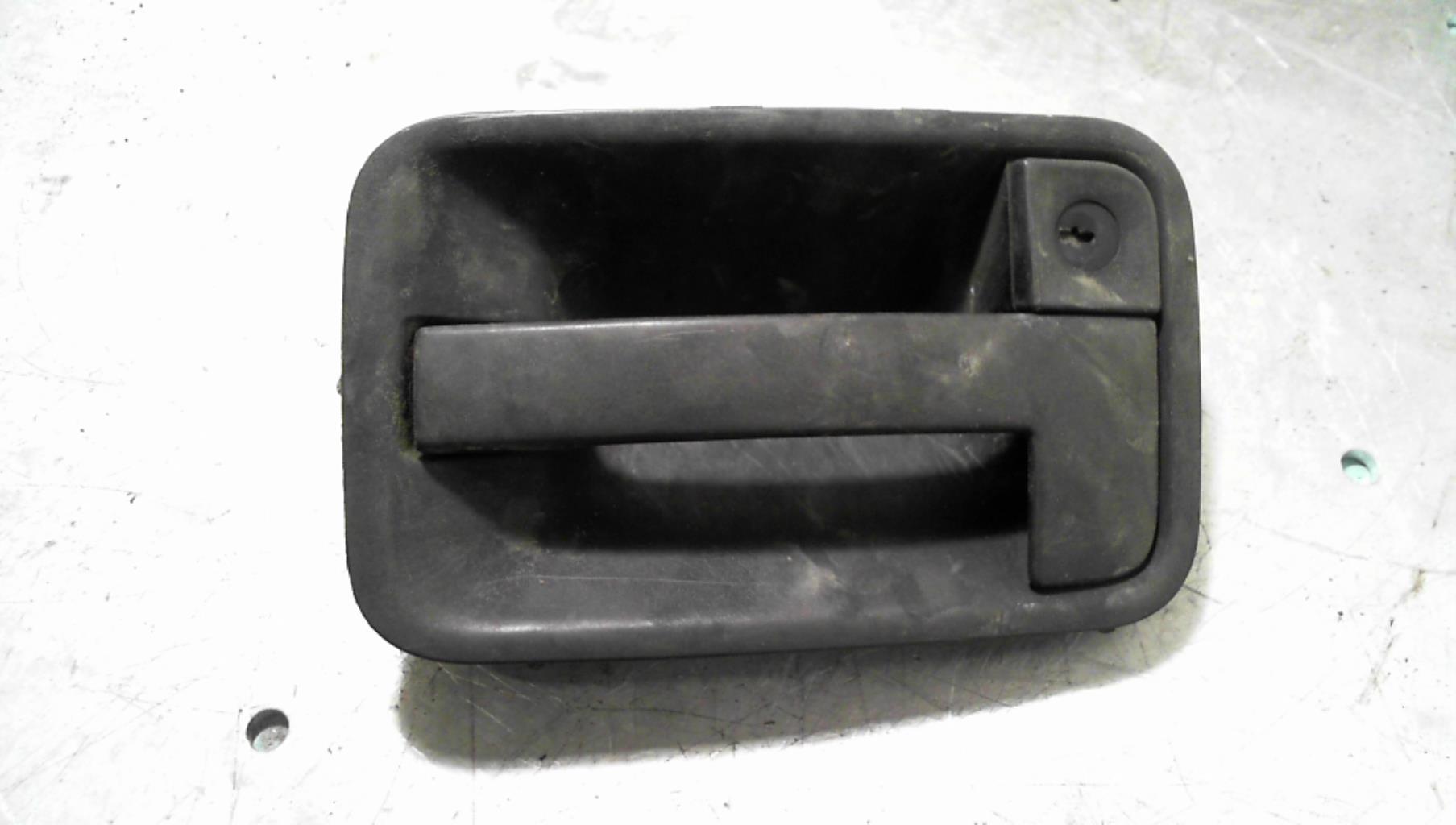 Poignee porte avant gauche