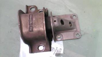 Support moteur gauche