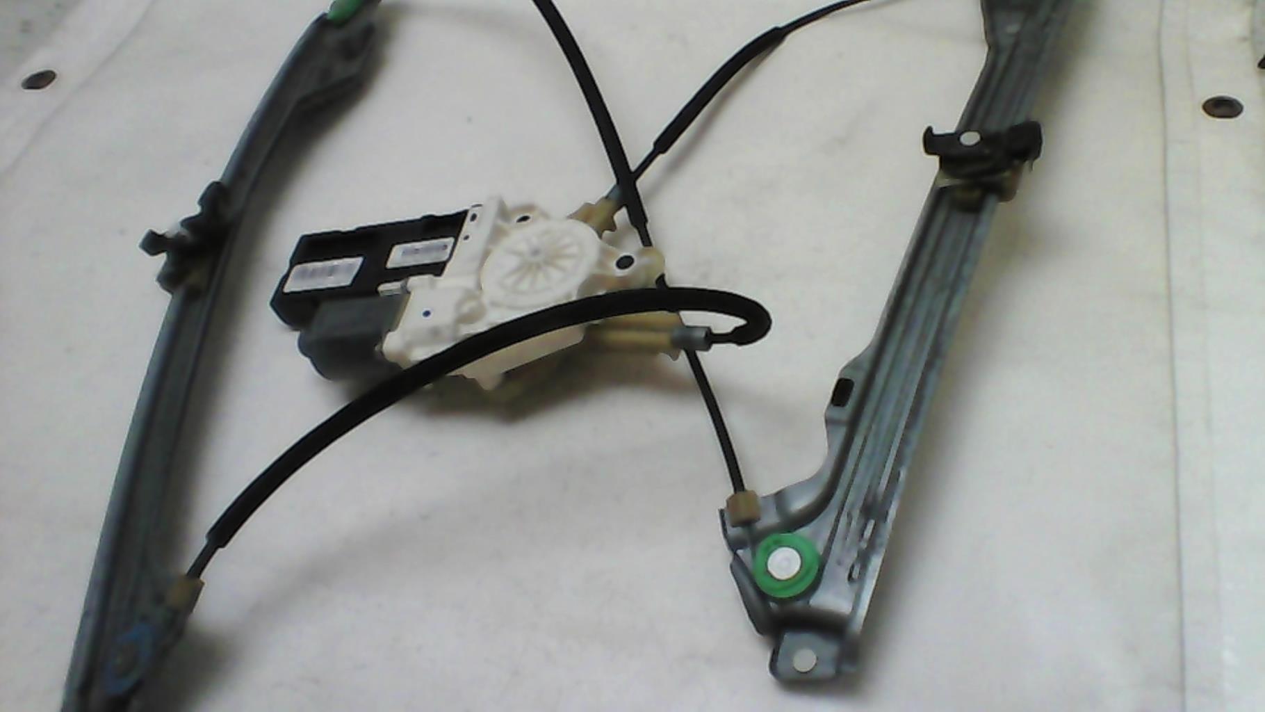 Leve vitre electrique avant gauche