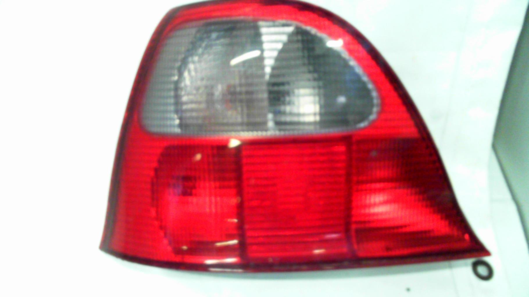 Fanale posteriore principale sinistro (luci)