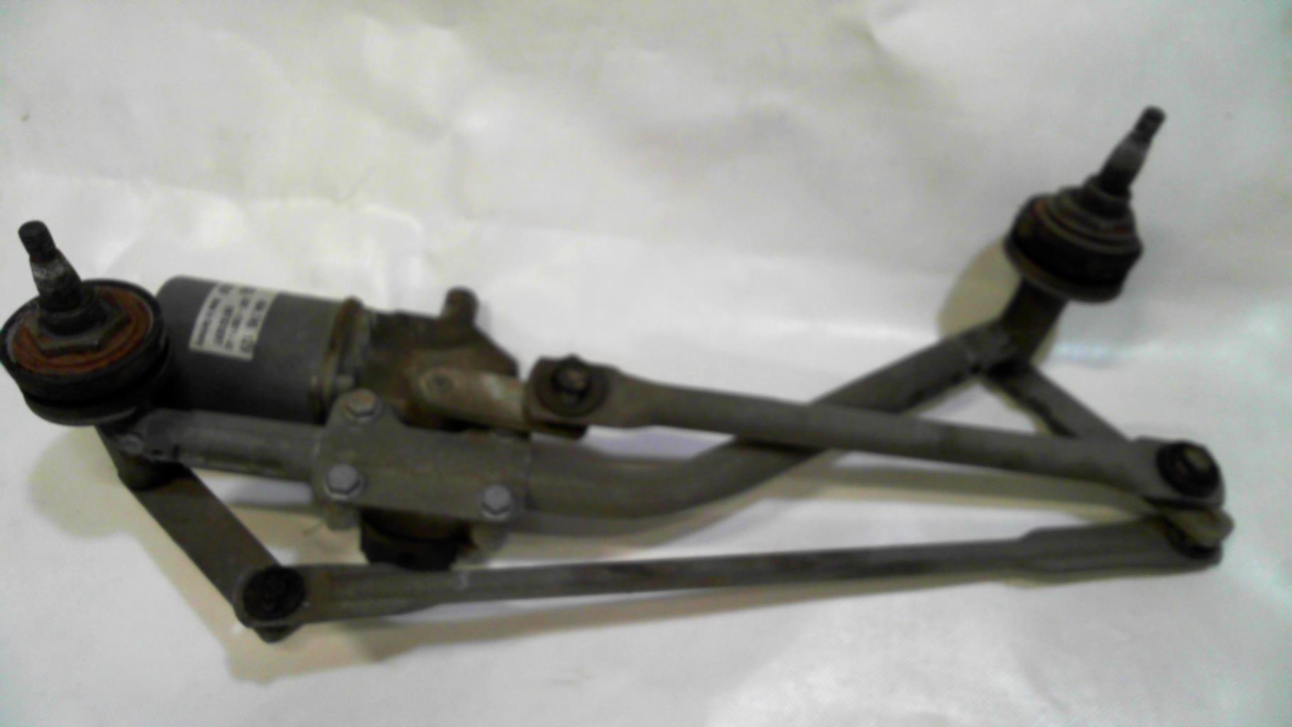 Moteur essuie glace avant